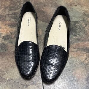 Trotters Black Textured Loafers